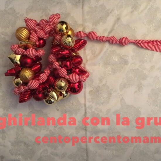 La ghirlanda di Natale fatta con la gruccia